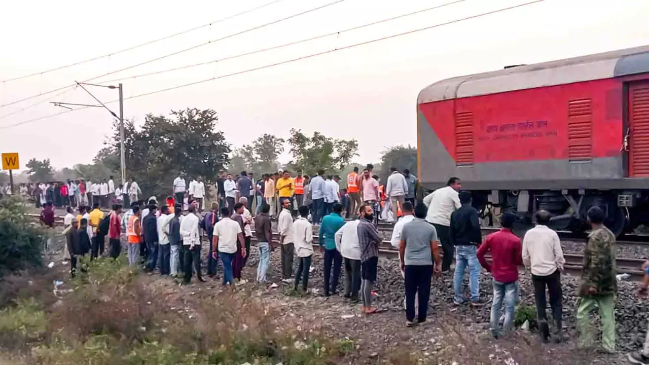 Jalgaon train tragedy