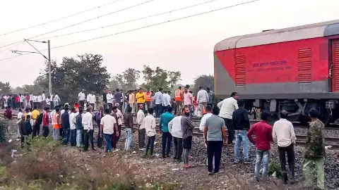 Jalgaon train tragedy