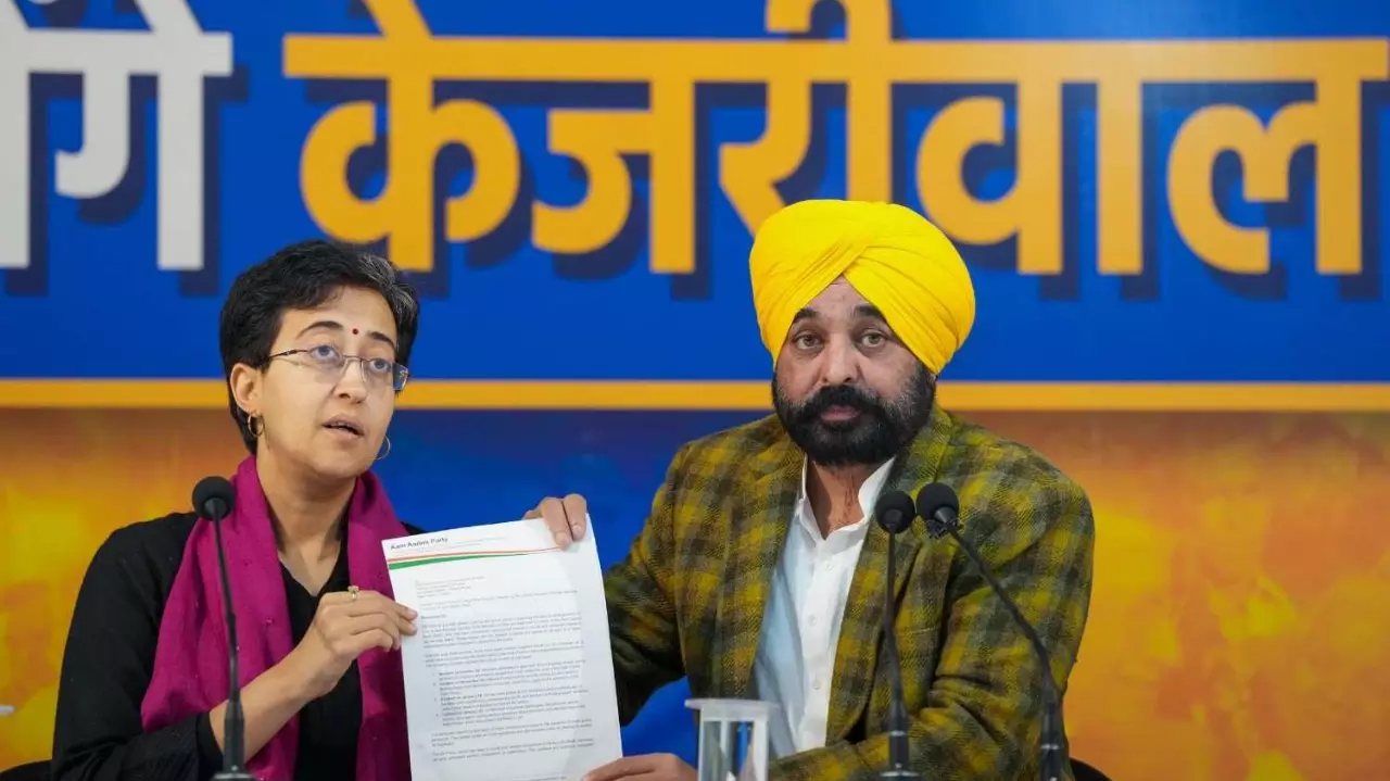 Centre, Delhi Police conspiring to kill Kejriwal, claims AAP Centre, Delhi Police conspiring to kill Kejriwal, claims AAP