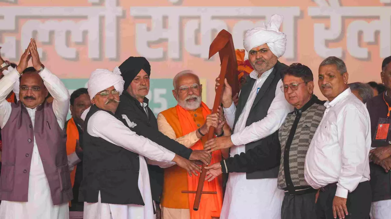 AAP, Narendra Modi, Delhi polls