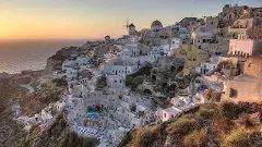 Greece: Emergency crews deployed on Santorini amid quake swarm worry