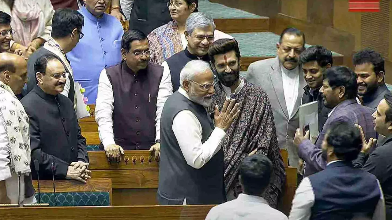 ‘Read up on foreign affairs’: Modi schools Rahul, takes ‘sheeshmahal’ dig at AAP