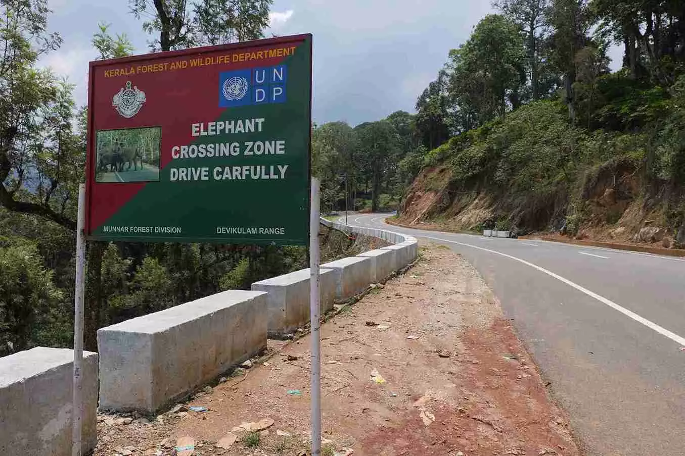 An elephant crossing zone warning on Pooppara-Munnar road.