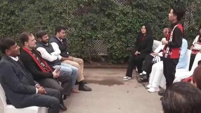 Rahul Gandhi with students from Nagaland