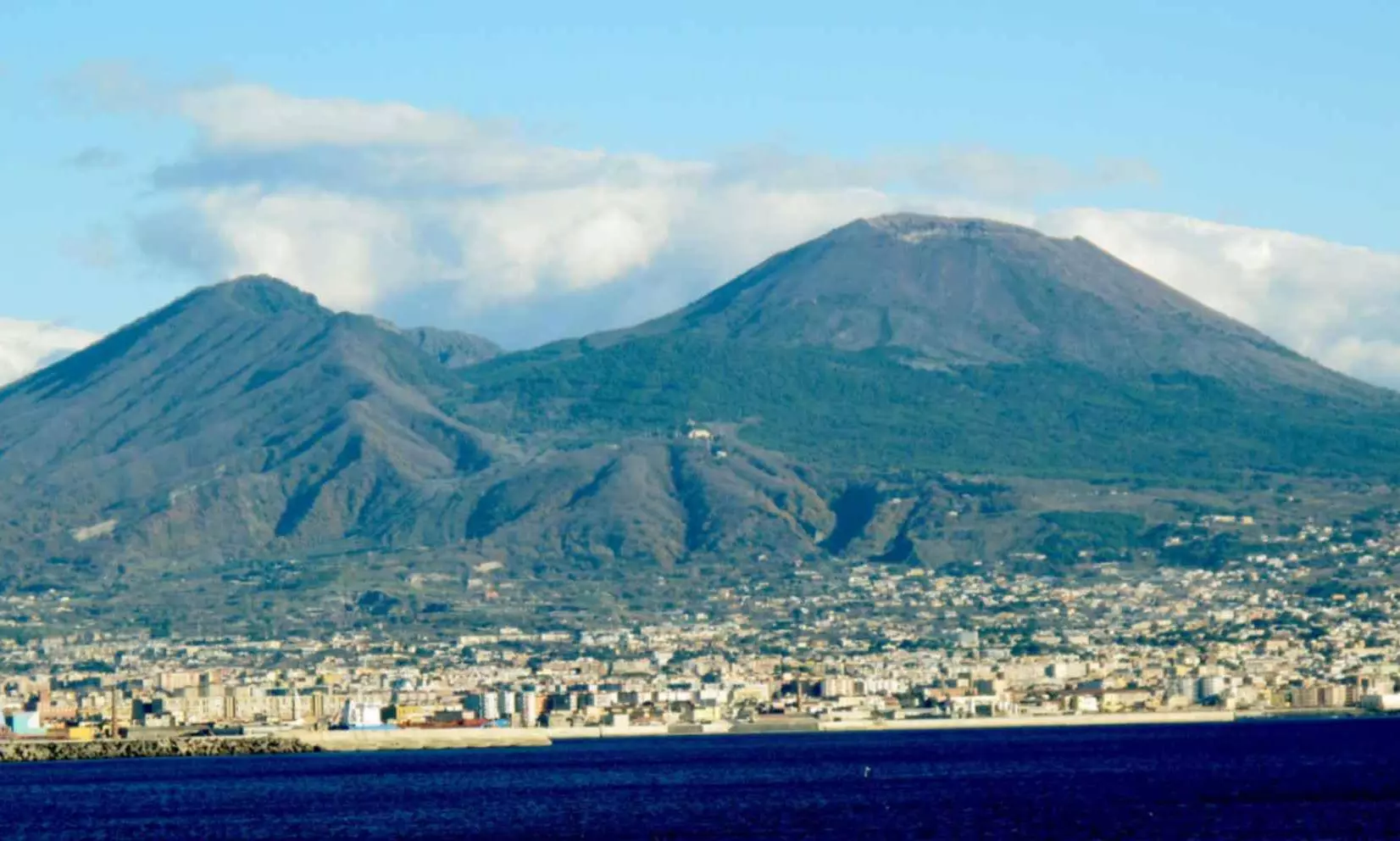 AI, scientists team up to decode Vesuvius-charred scrolls