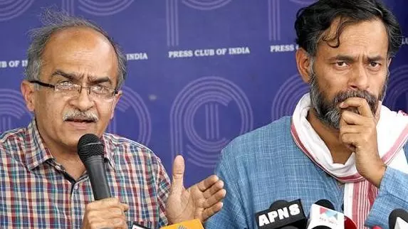 Prashant Bhushan and Yogendra Yadav blame Kejriwal for AAP losing in elections Prashant Bhushan and Yogendra Yadav blame Kejriwal for AAP losing in elections