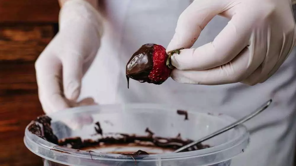 Valentine’s Day 2025: 3 delicious, easy, no-bake recipes for Chocolate Day Valentine’s Day 2025: 3 delicious, easy, no-bake recipes for Chocolate Day