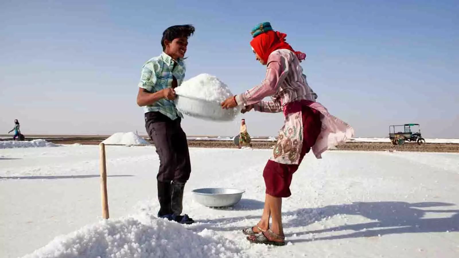 As sea water finally begins to recede in October, the agariyas migrate from their respective villages and begin the process of salt farming that spans from October to June.