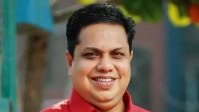 Kerala | Speaker pulls up Excise Minister for breaking House protocol