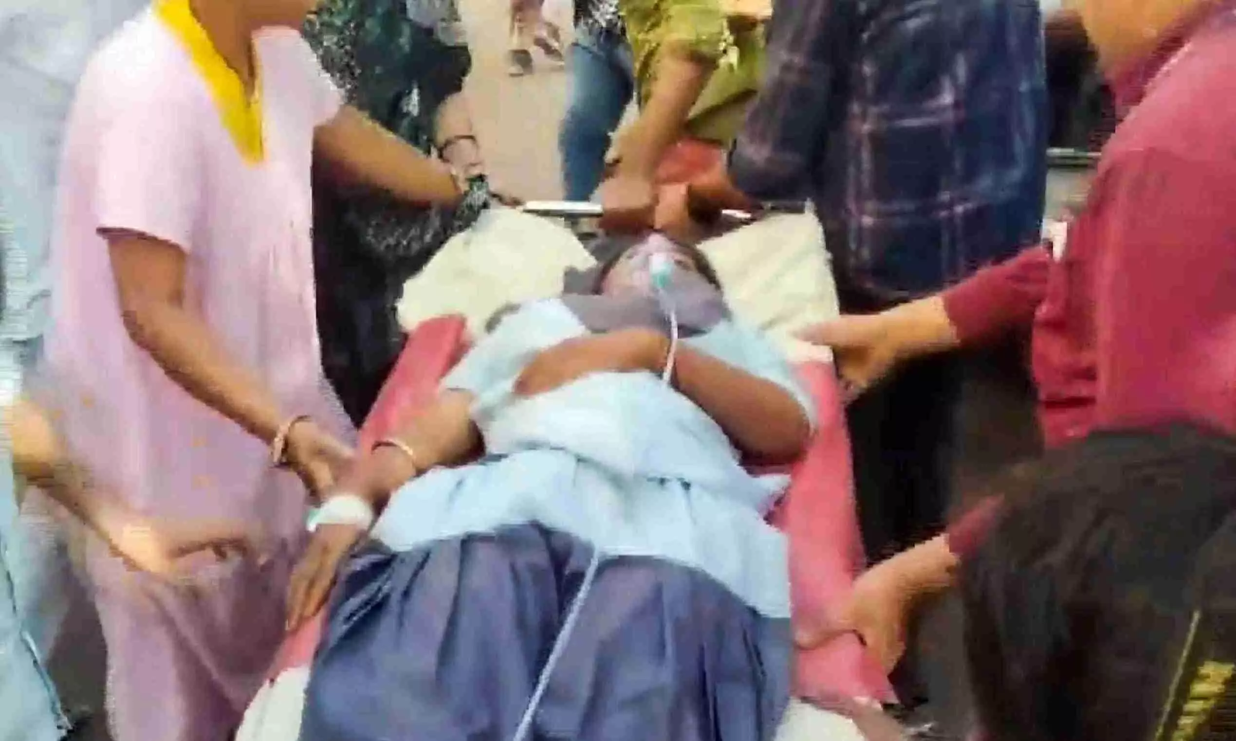 18 Kota school students land in hospital after inhaling toxic fumes 18 Kota school students land in hospital after inhaling toxic fumes