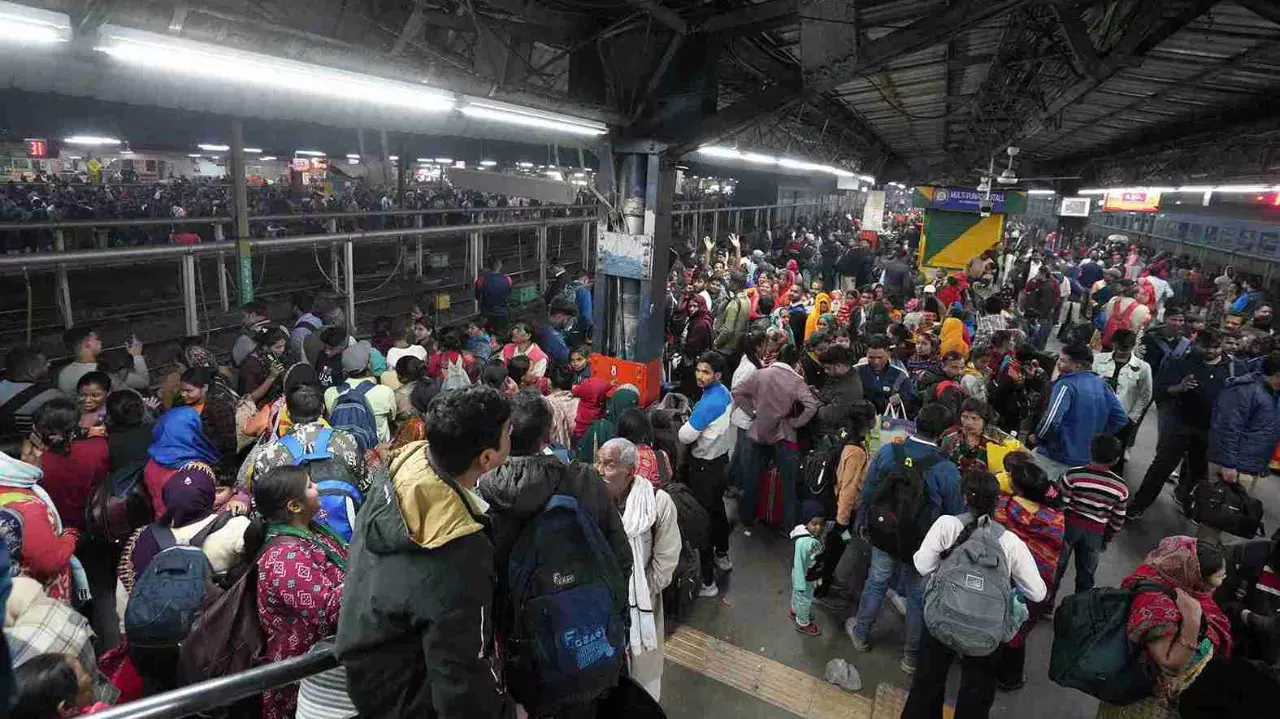 Delhi railway station stampede two trains with similar names