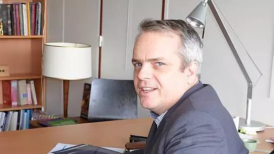 Maha Kumbh: UNESCO director Tim Curtis bathes at Sangam