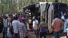 Two students from Tamil Nadu die as bus overturns in Kerala’s Munnar