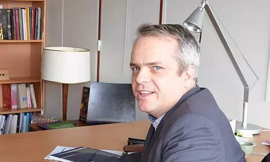 Maha Kumbh: UNESCO director Tim Curtis bathes at Sangam