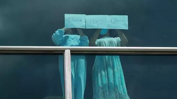 Deportees in Panama City hotel