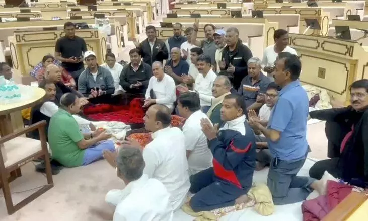Congress MLAs protest in Rajasthan Assembly