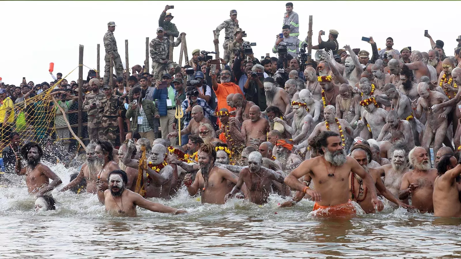 NGT issues notice to UP govt over NGT issues notice to UP govt over