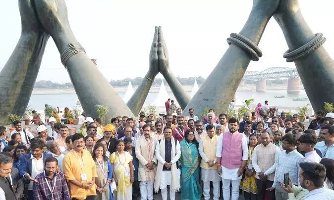 Participants at Kashi Tamil Sangamam