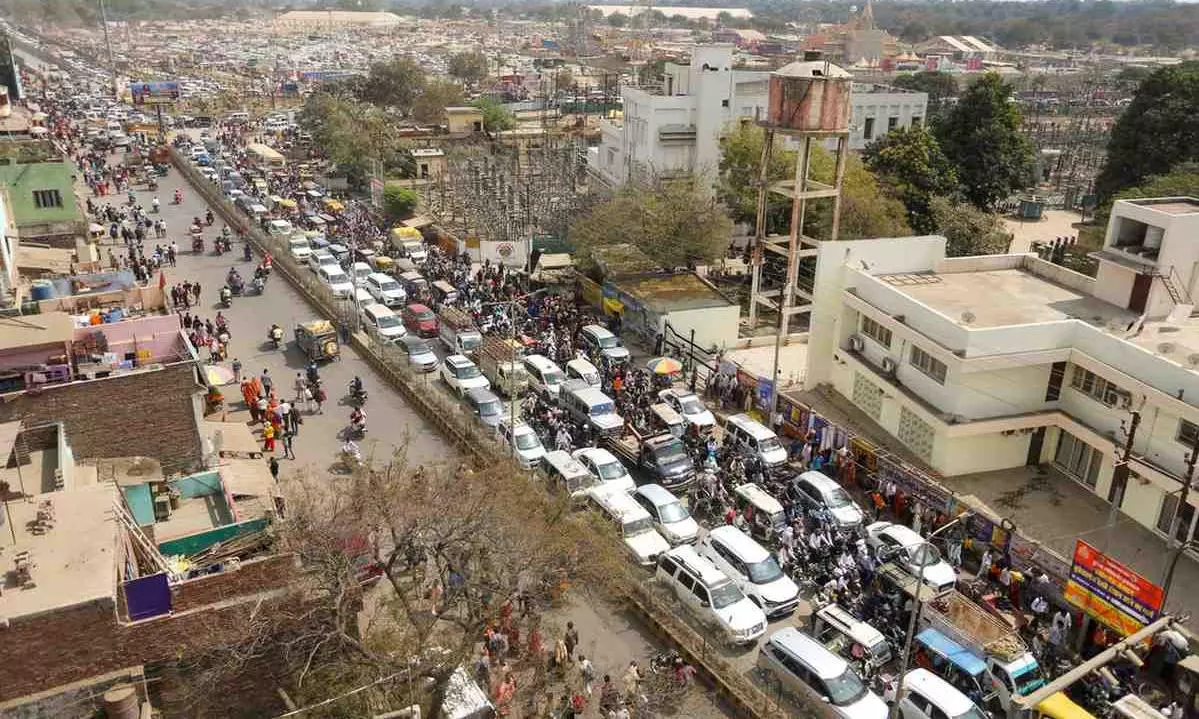 PRayagraj maha kumbh traffic jam