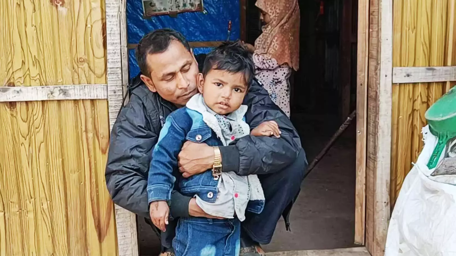 Arif with his children 
