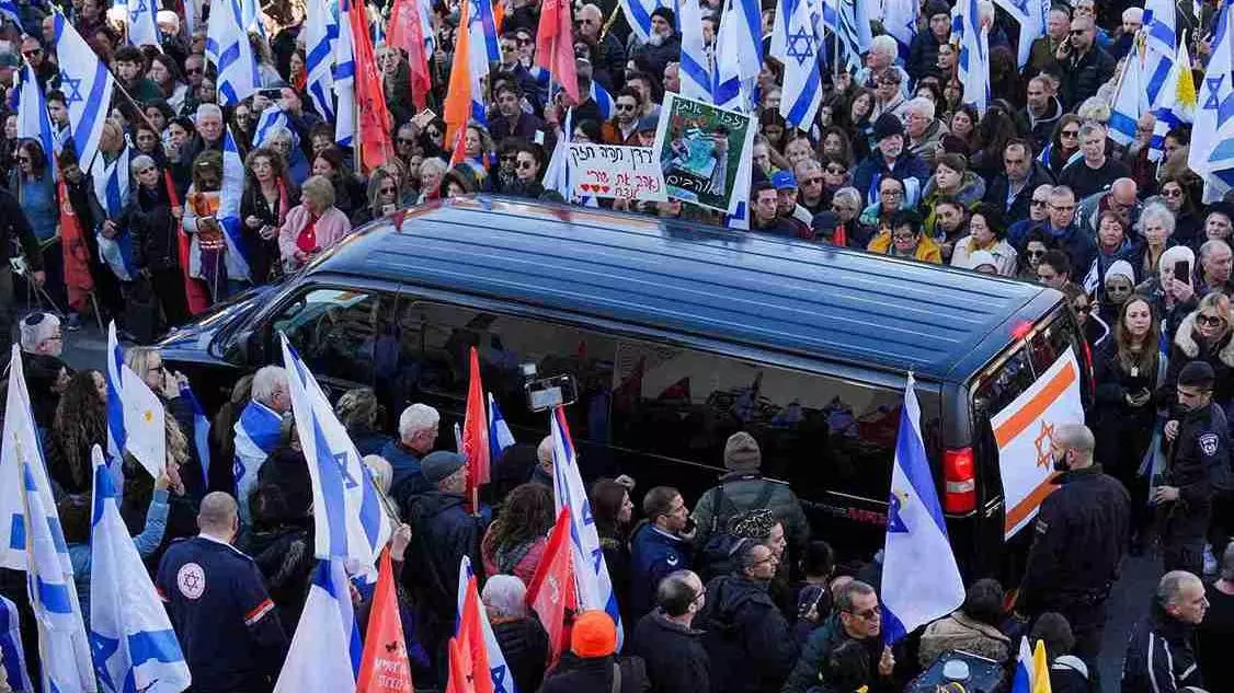 Hamas hands over 4 dead hostages as Palestinians leave Israeli prison Hamas hands over 4 dead hostages as Palestinians leave Israeli prison