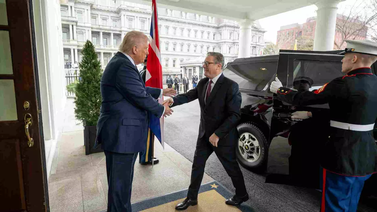 UKs Starmer says ending Russia-Ukraine war cant be peace that rewards aggressor