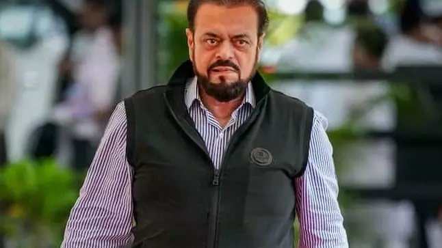 SP MLA Abu Azmis praise of Aurangzeb sparks outrage; case filed in Thane