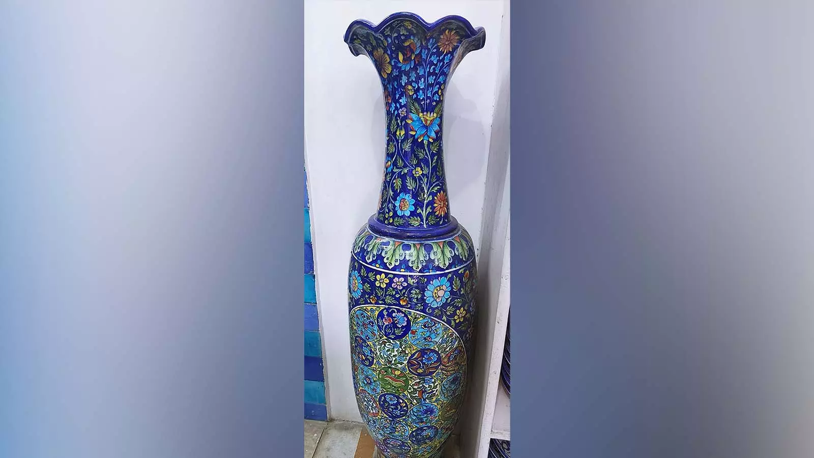 The raw materials used in Jaipur’s blue pottery are equally distinctive and eco-friendly.