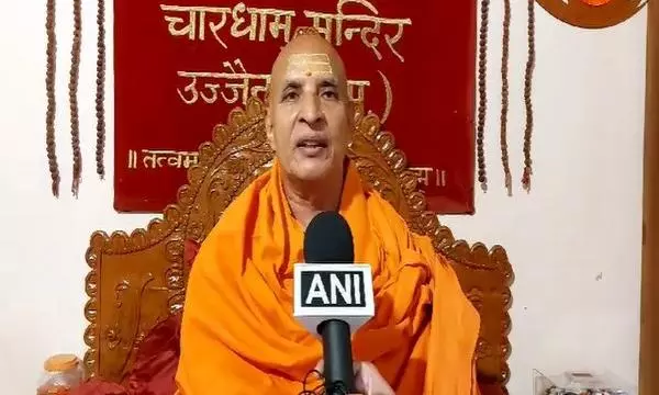 Hindu seer Shanti Swaroopanand, BJP leader among four booked for fraud in Ujjain