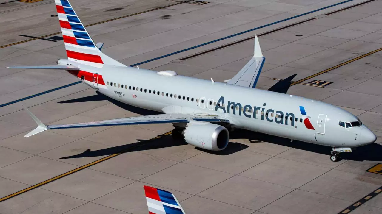 Photo of an American Airlines passenger plane (Boeing 737-8 MAX | N318TD)
