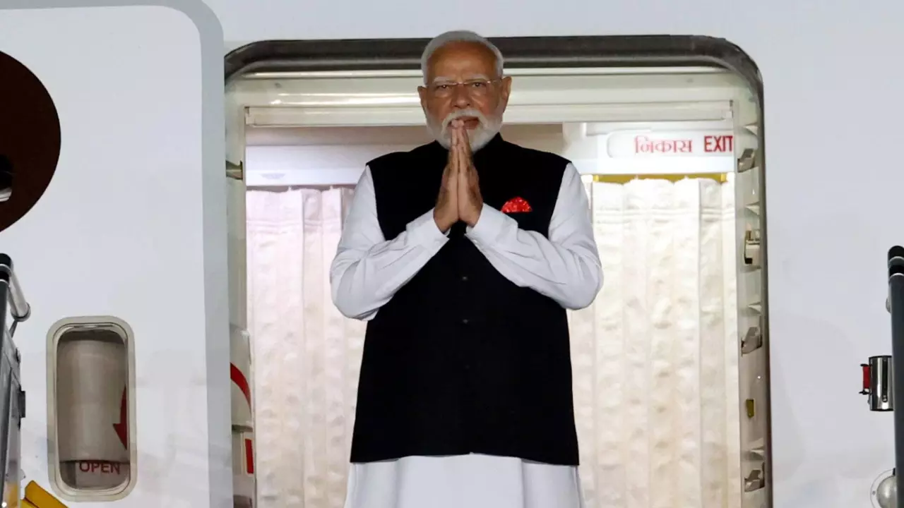 PM praises RBI for winning Digital Transformation Award