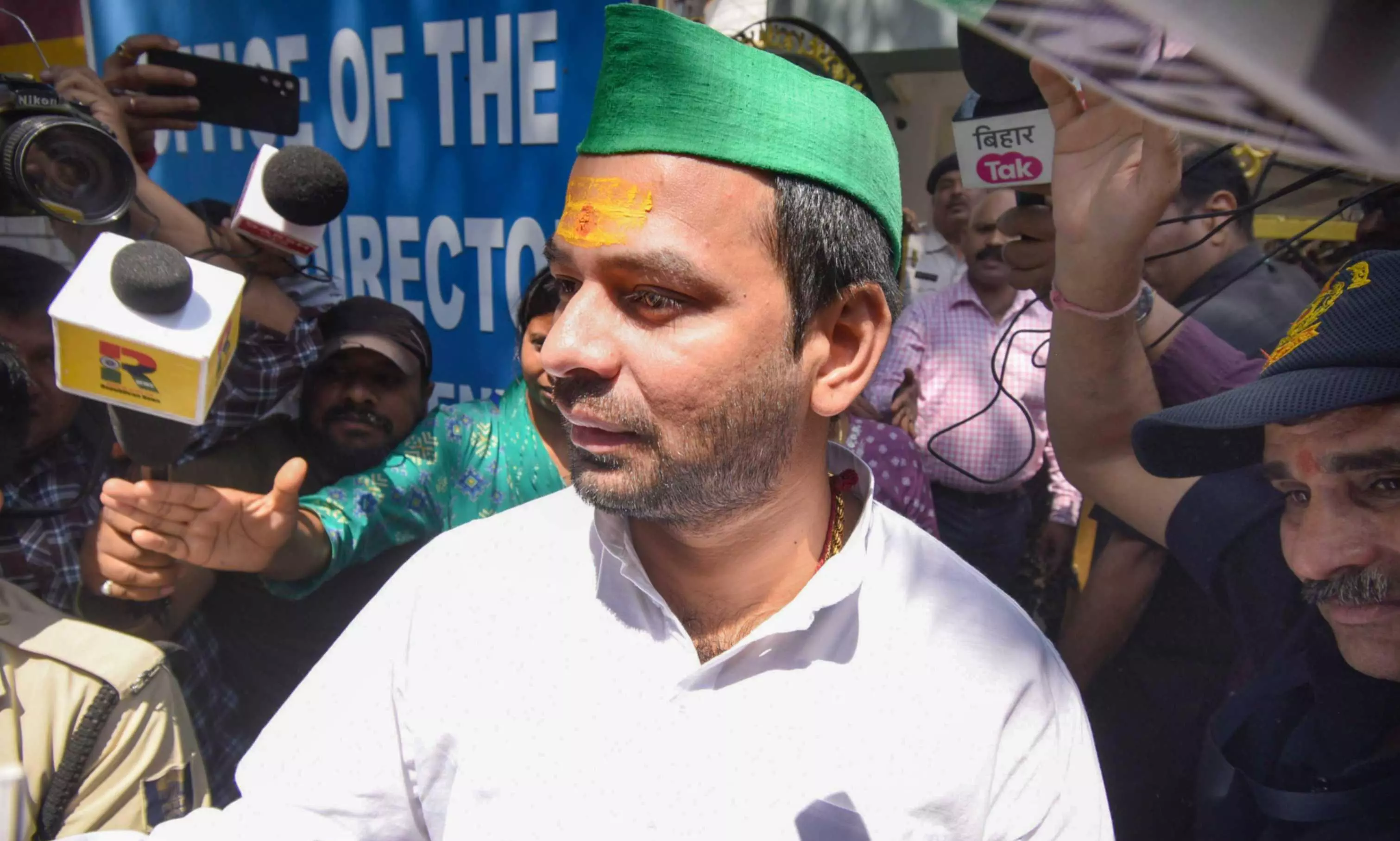 Rabri, Tej Pratap appear before ED in land-for-jobs case; Lalu Prasad summoned Wednesday