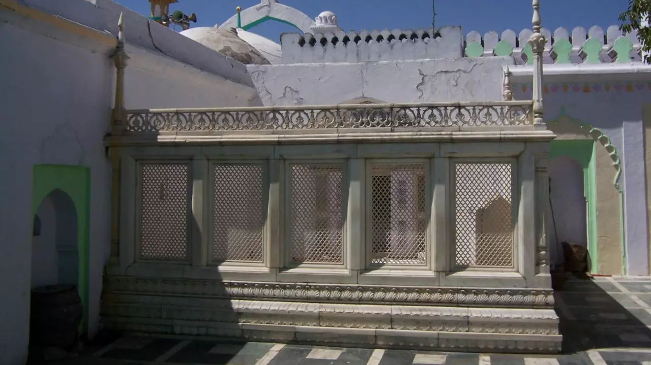 Aurangzebs tomb in Chhatrapati Sambhajinagar declared no drone zone amid tensions