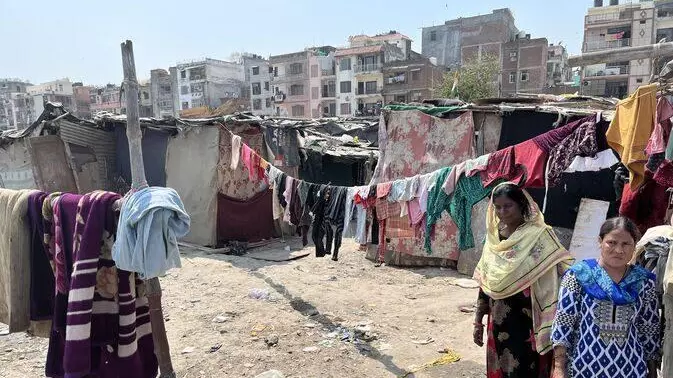 Settlement along the Yamuna river in Delhi