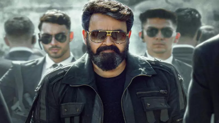 Malayalam films storm Karnataka theatres