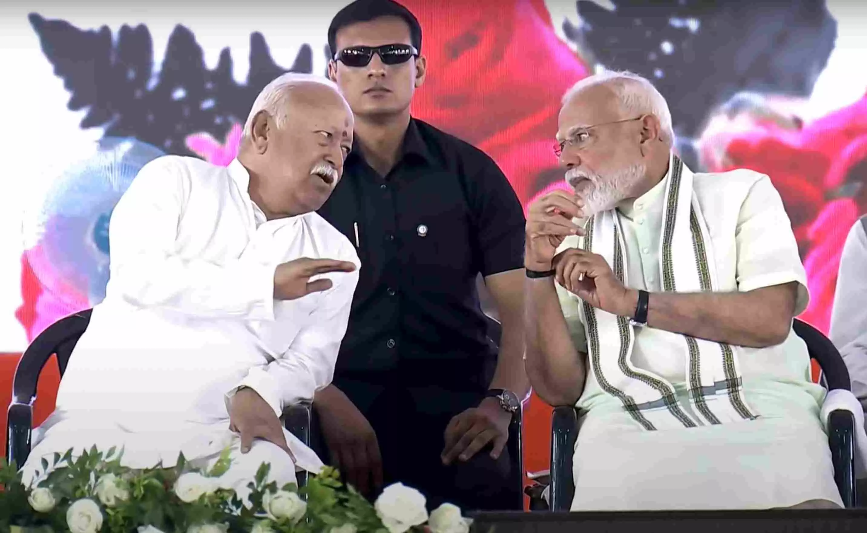 In his first visit to RSS HQ as PM, Modi hails RSS as banyan tree of India’s culture In his first visit to RSS HQ as PM, Modi hails RSS as banyan tree of India’s culture