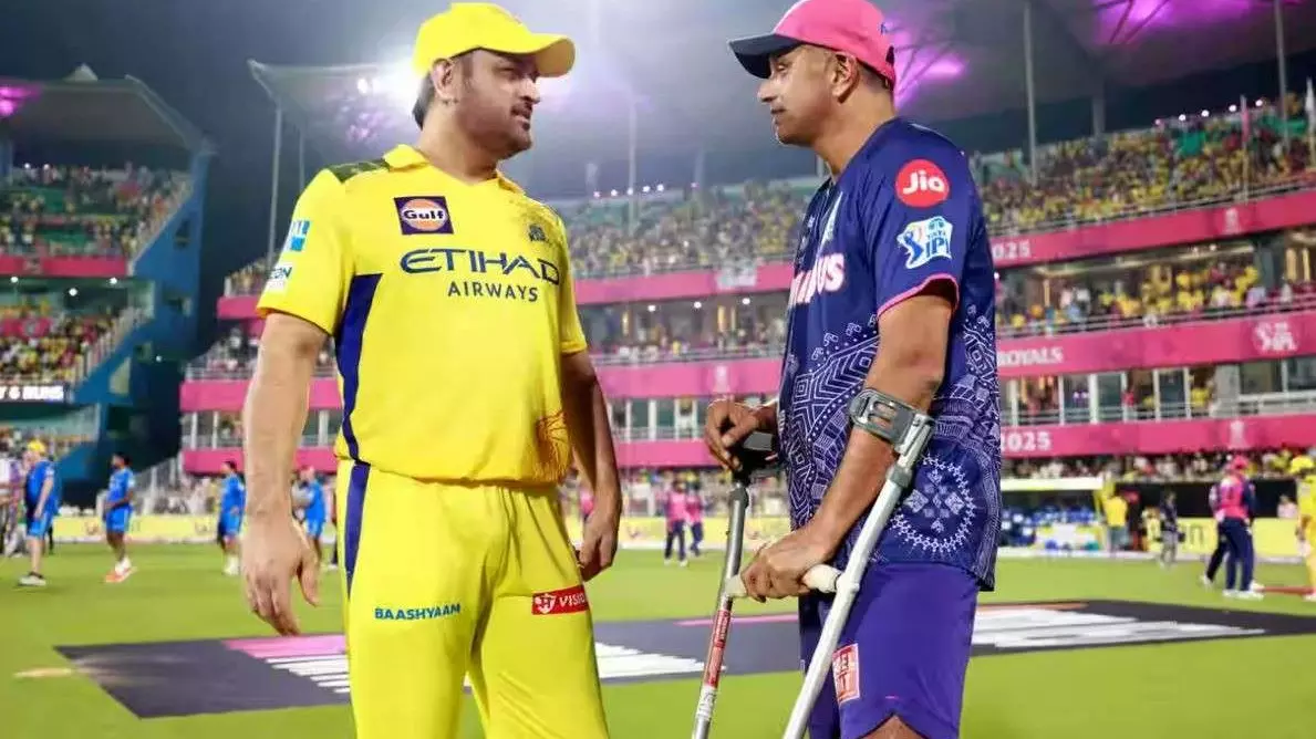 M S Dhoni and Rahul Dravid