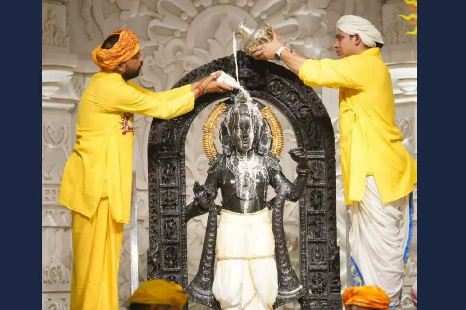 Abhishek of Prabhu Shri Ramlalla Sarkar on Ram Navami Abhishek of Prabhu Shri Ramlalla Sarkar on Ram Navami