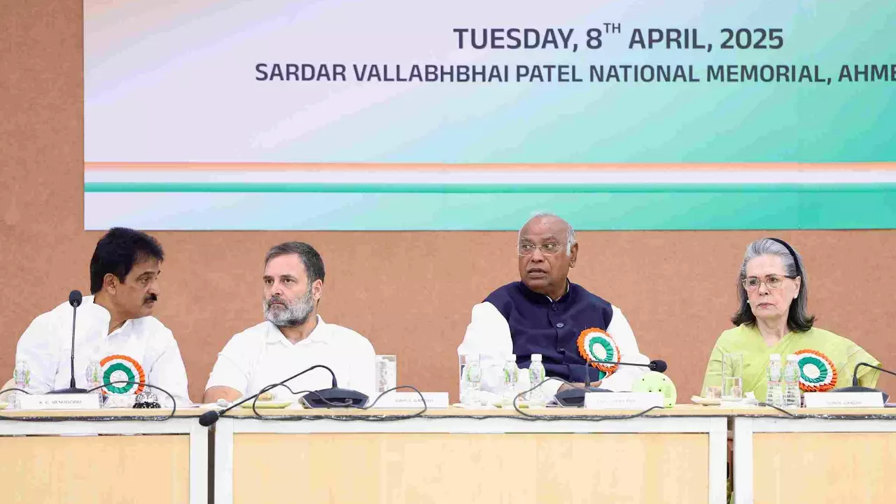 Ahmedabad: Congress top brass discuss road ahead, poll preparedness