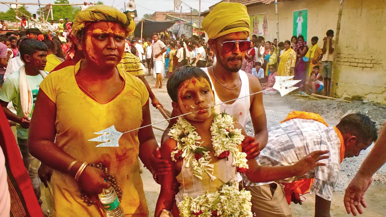 In Photos | Vel Vel festival: When Tamil Nadu and Bengal come together to treat ailments