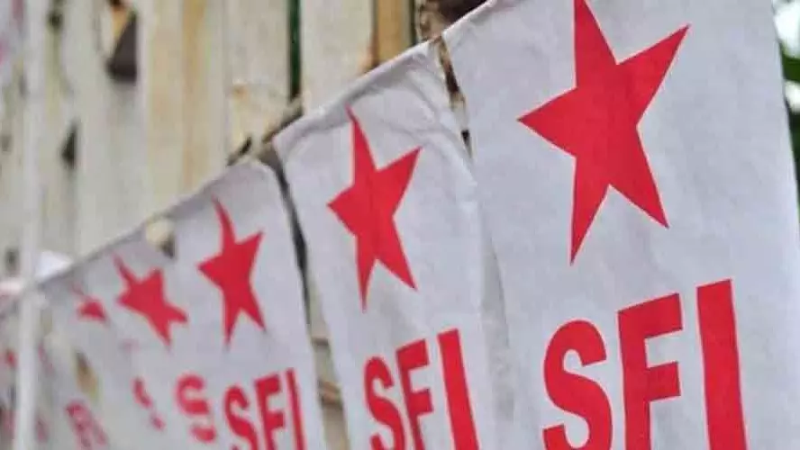 20 injured in the clash between SFI activists, lawyers in Kochi