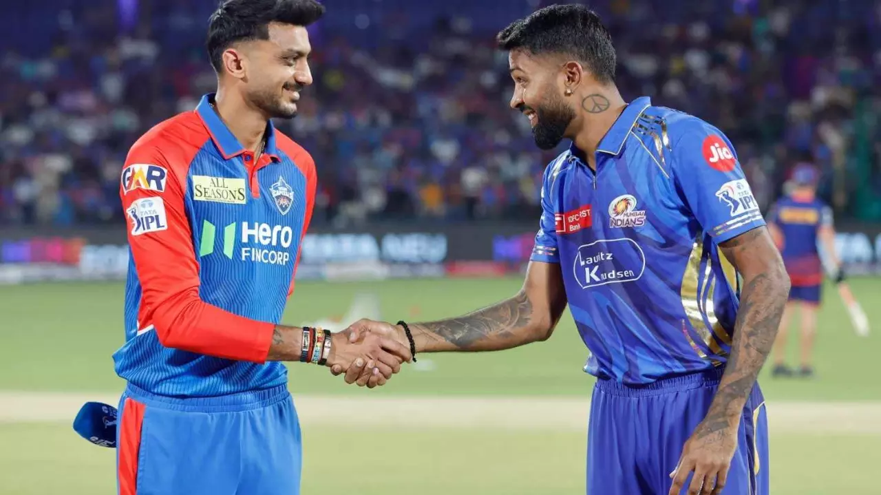 Captains Axar Patel (Delhi Capitals) and Hardik Pandya (Mumbai Indians)