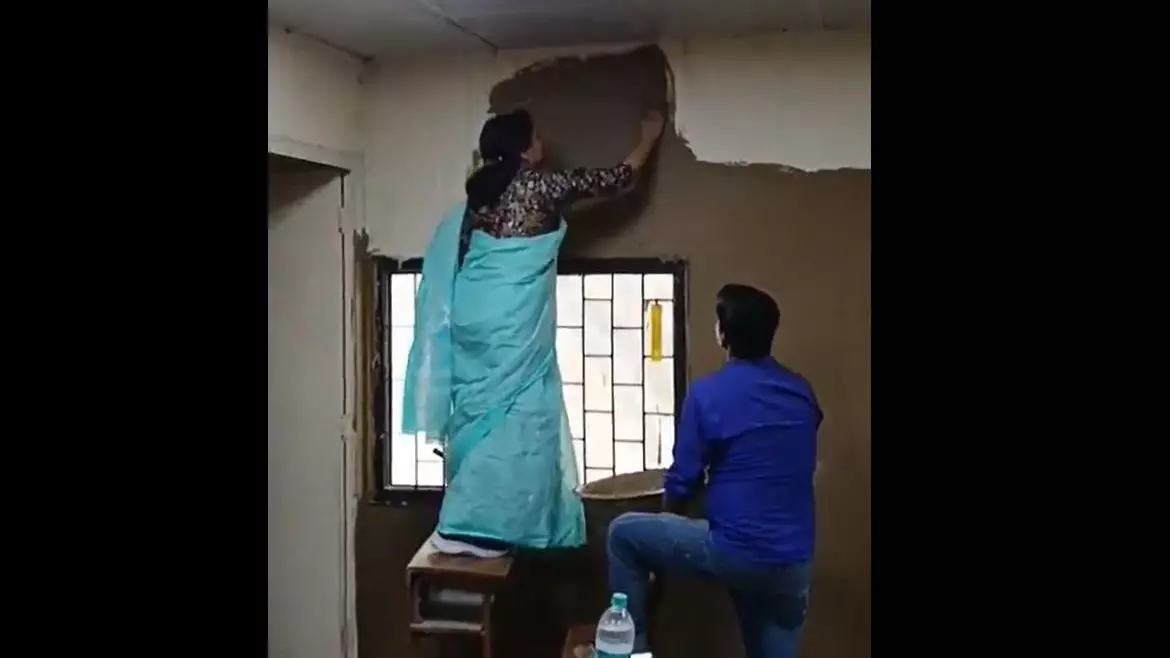 Delhi University cow dung classroom