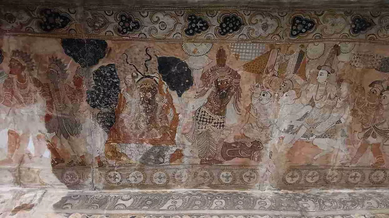The vanishing murals of Lepakshi