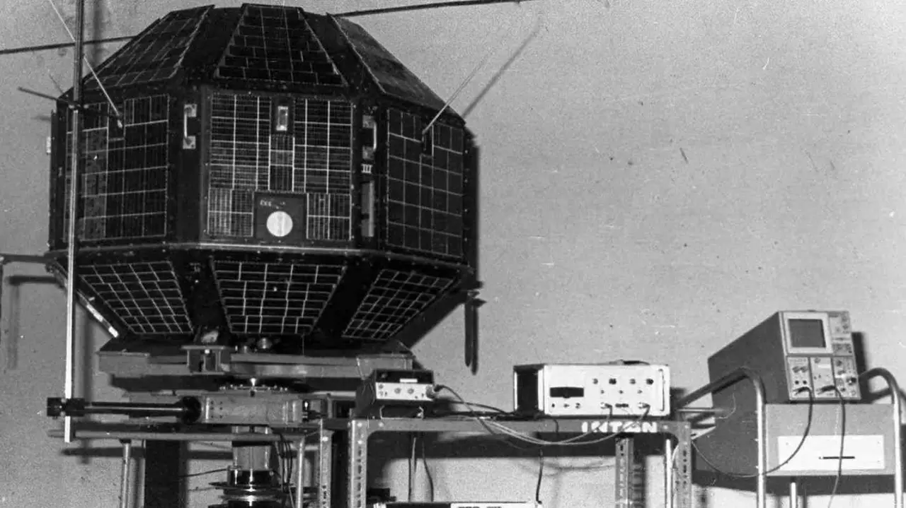 Aryabhata satellite