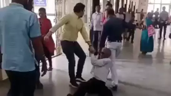 Elderly man dragged in MP hospital; notice served on doctor, FIR registered