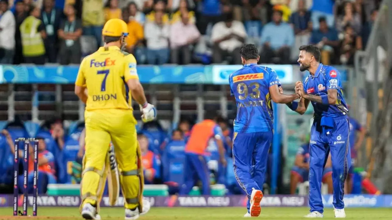 MS Dhoni, Jasprit Bumrah