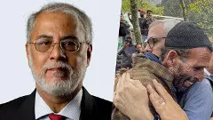 Manoj Joshi | Omar Abdullah consoles the father of one of the victims Manoj Joshi | Omar Abdullah consoles the father of one of the victims