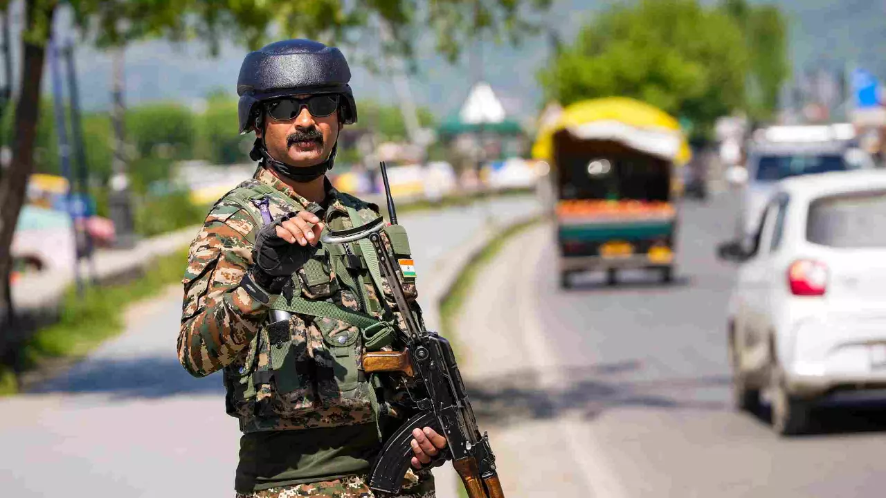 Pahalgam LIVE: Massive anti-terror crackdown in Srinagar, Doda, Kishtwar