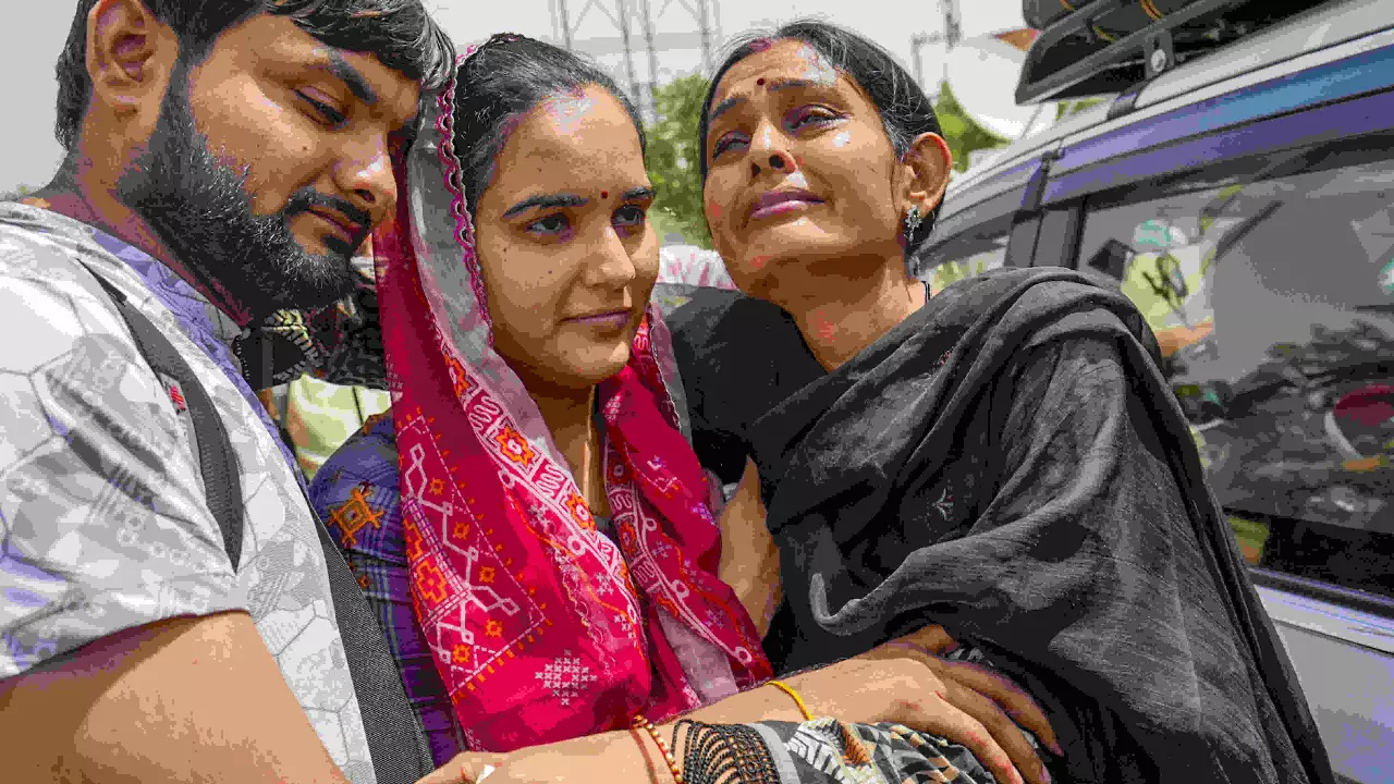 What have we done? Pakistanis lament as medical visa deadline ends